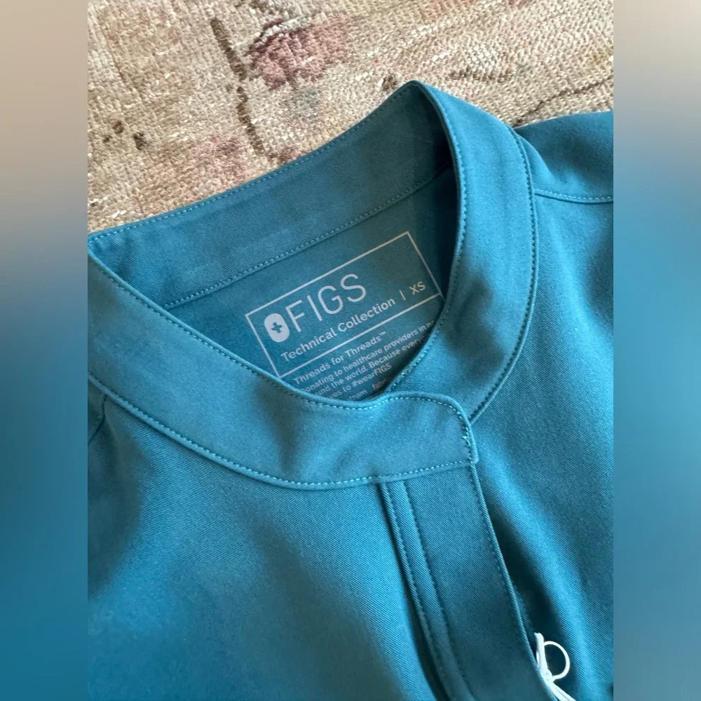 2-pcs! NWT Caribbean Blue XS FIGS Scrub Jumpsuit + long sleeve underscrub - Picture 5 of 10